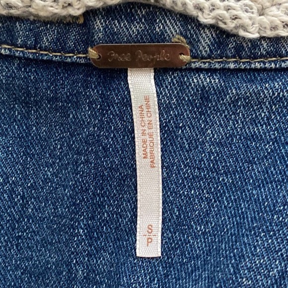 Free People Distressed Jean Jacket Womens Small Blue Gray Terry Hood Arms - Picture 9 of 11